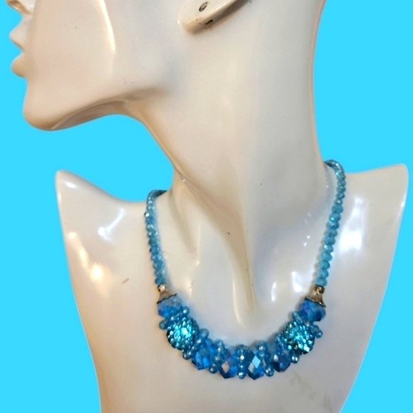 Vintage Jewelry - VTG Aqua Crystal Rhinestone Beaded Necklace